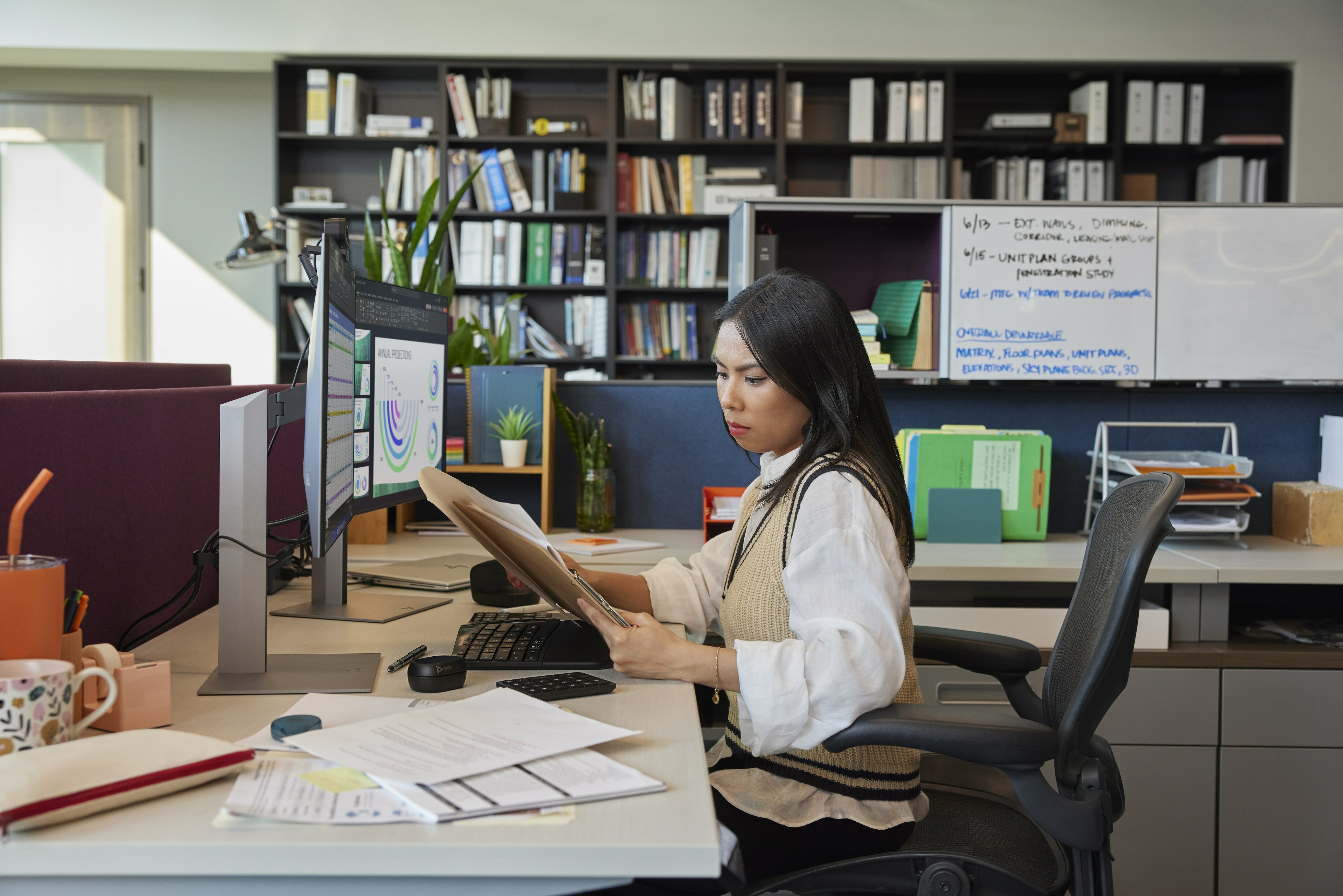 Series 7 Pro (724pn) - 24 inch - WUXGA IPS LED Monitor - 1920x1200 - 100Hz - Pivot / HAS 8X534AA#ABB